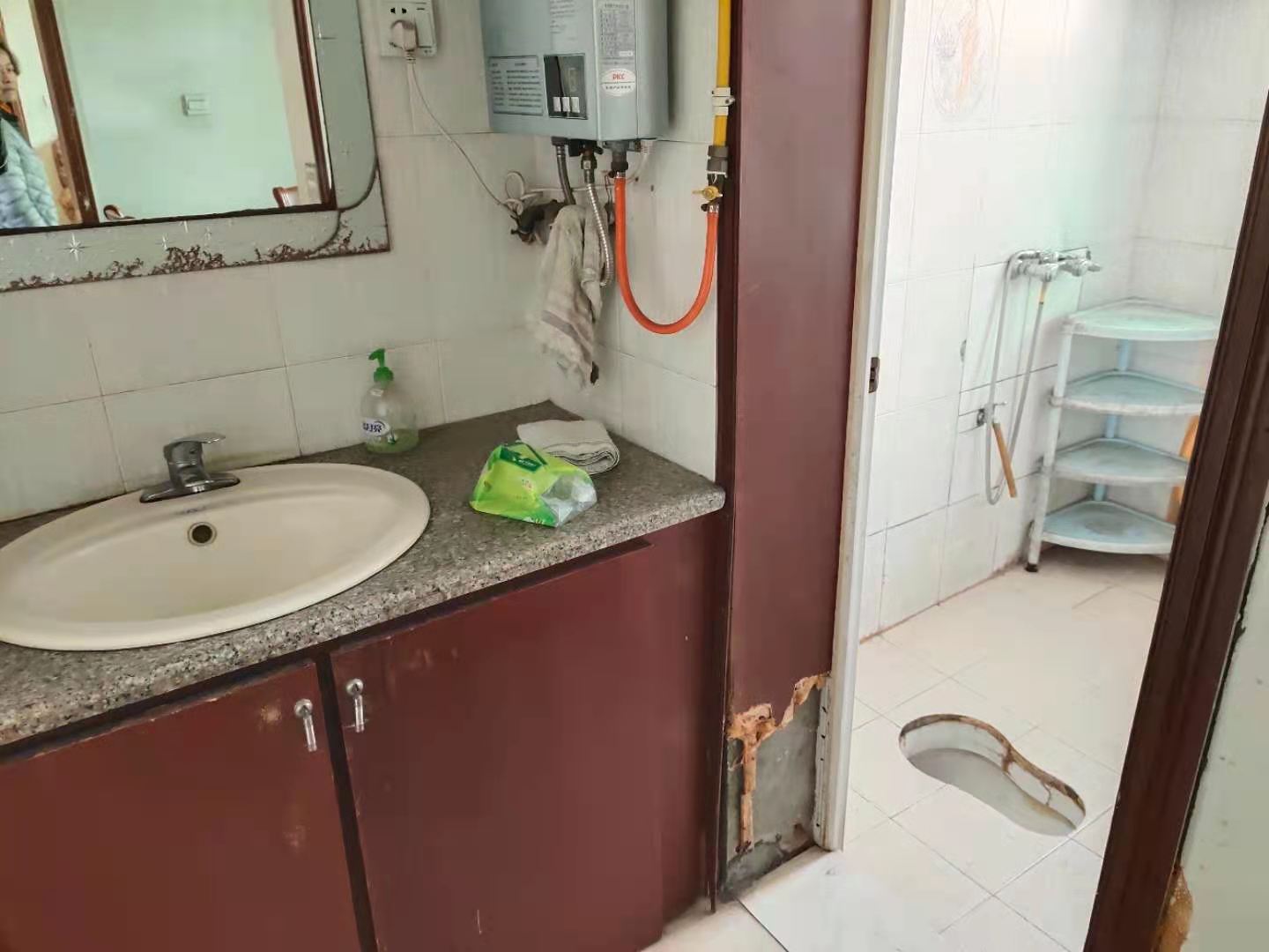 审计局家属楼  2室1厅1卫    35.0万卫生间