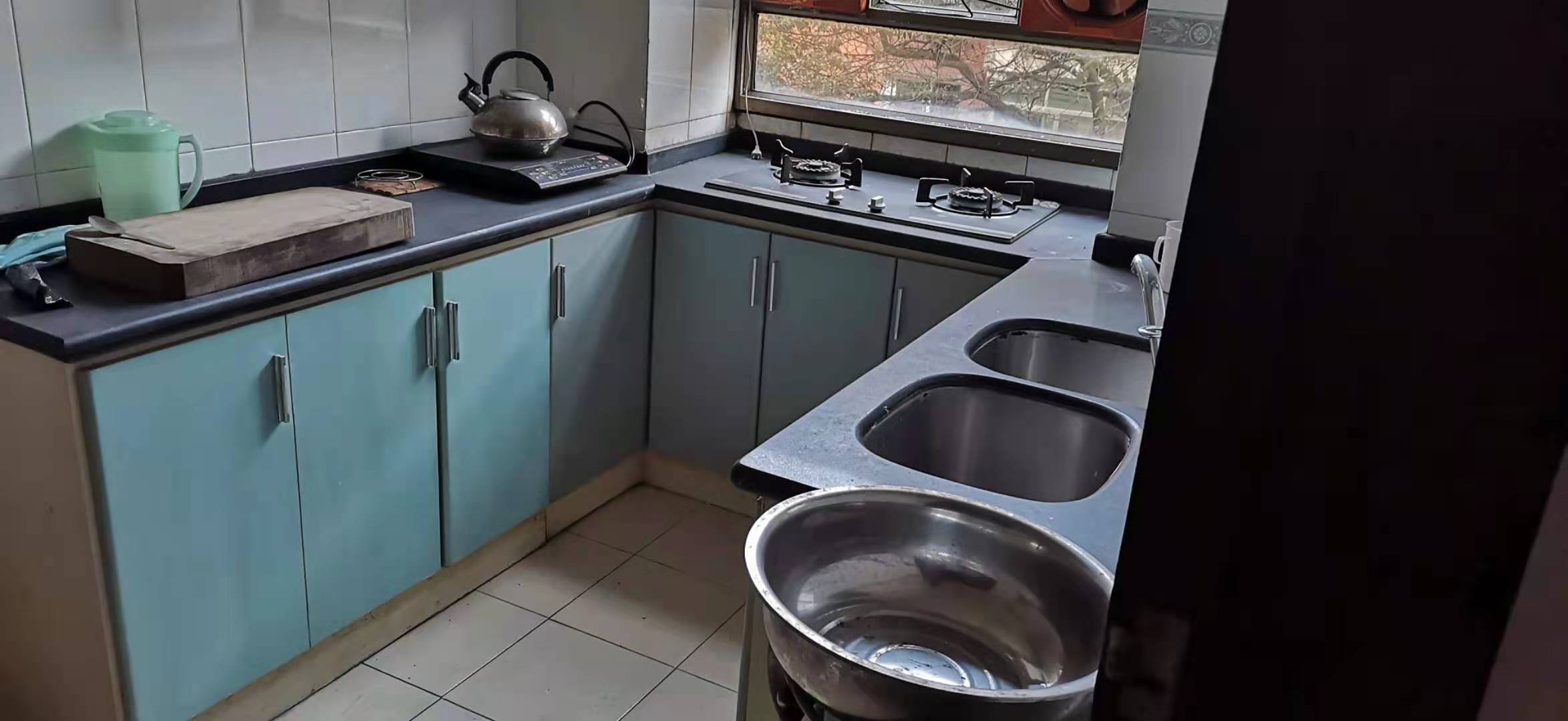 益缝小区  2室2厅1卫    24.8万厨房