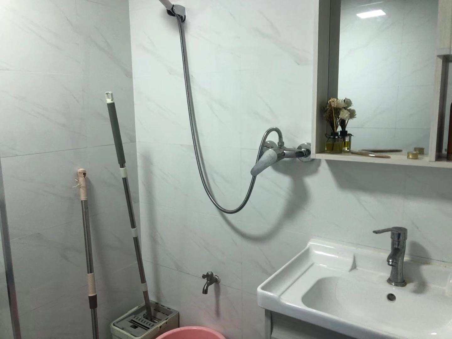 香格里拉 1室1厅1卫 34.8万 香格里拉 1室1厅1卫 34.8万客厅