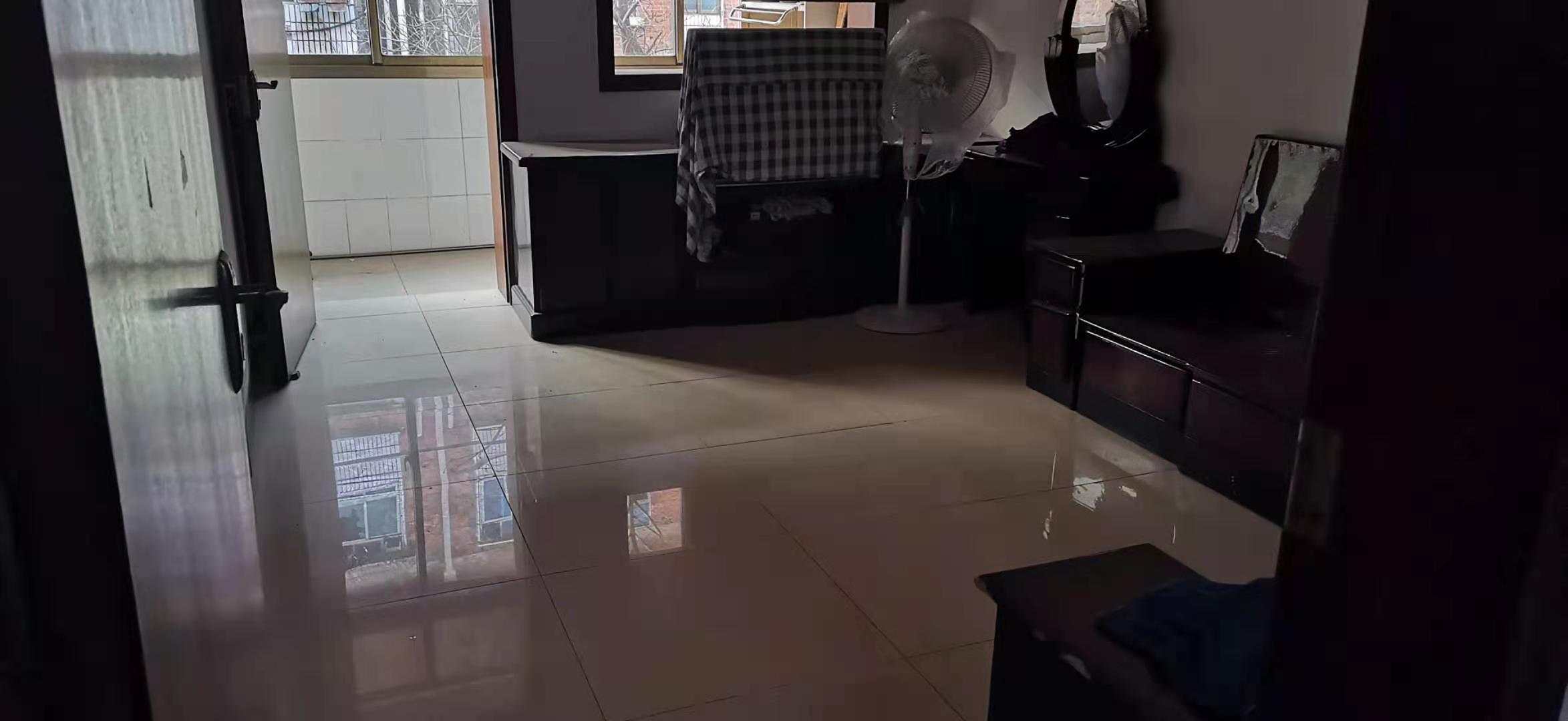 益缝小区  2室2厅1卫    24.8万室内图1