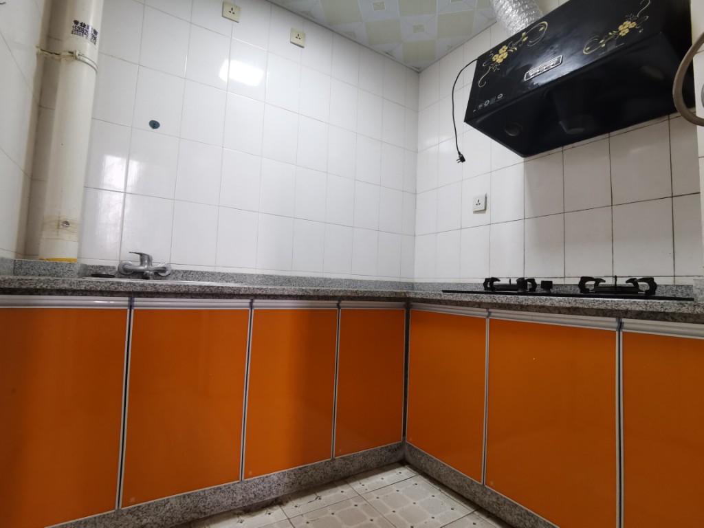 南湖锦苑 1室1厅1卫 1700.0元/月 南湖锦苑 1室1厅1卫 1700.0元/月室内图