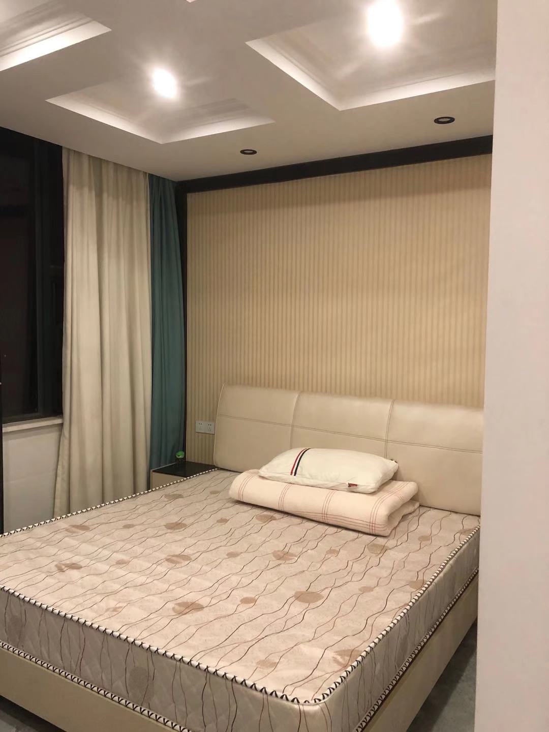 万籁酒店  1室1厅1卫    1700.0元/月 万籁酒店  1室1厅1卫    1700.0元/月室内图