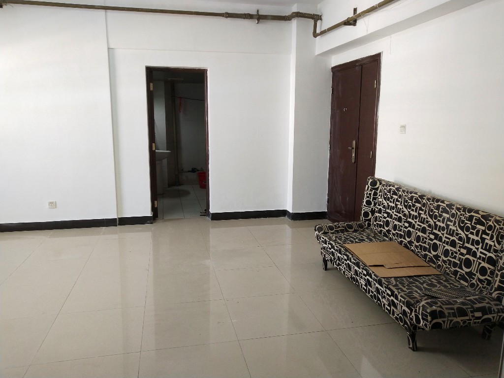 中房电脑大市场 1室1厅1卫 800.0元/月 中房电脑大市场 1室1厅1卫 800.0元/月小区图