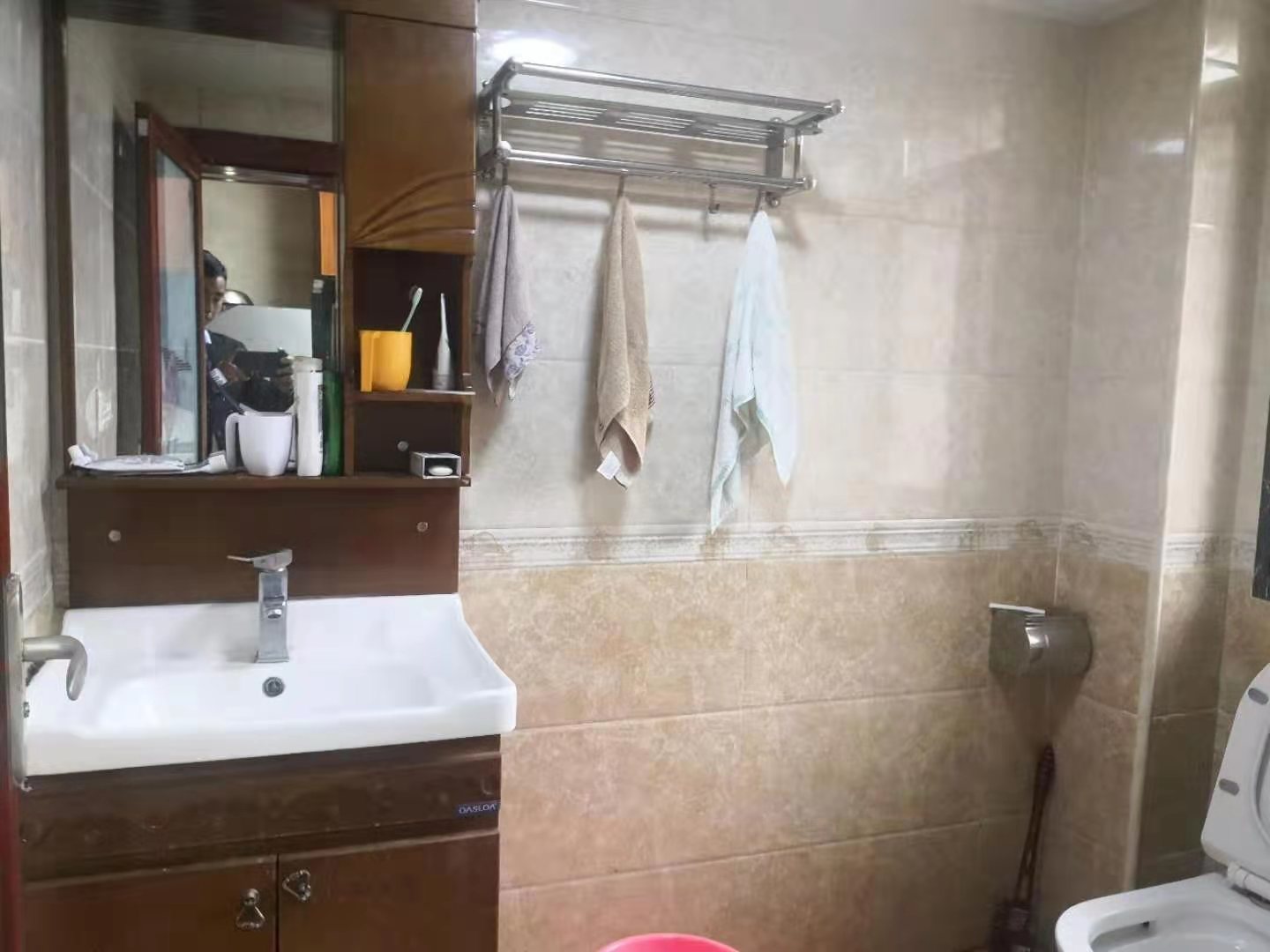 6415 3室2厅1卫 50.0万 6415 3室2厅1卫 50.0万客厅