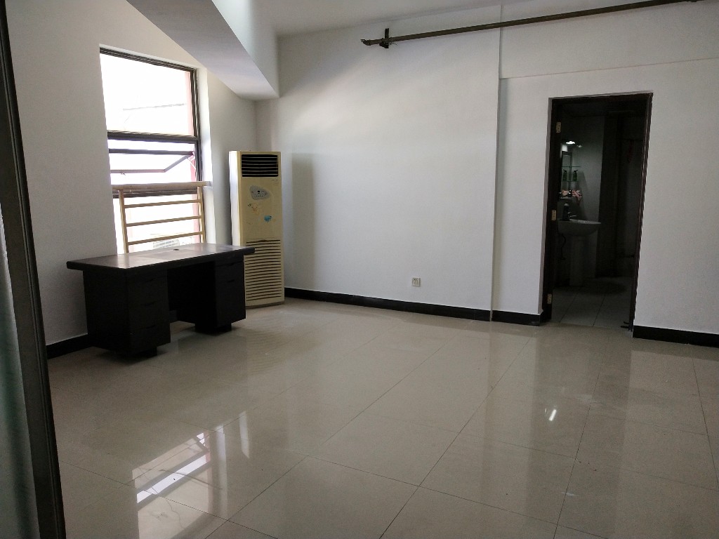 中房电脑大市场 1室1厅1卫 800.0元/月 中房电脑大市场 1室1厅1卫 800.0元/月小区图