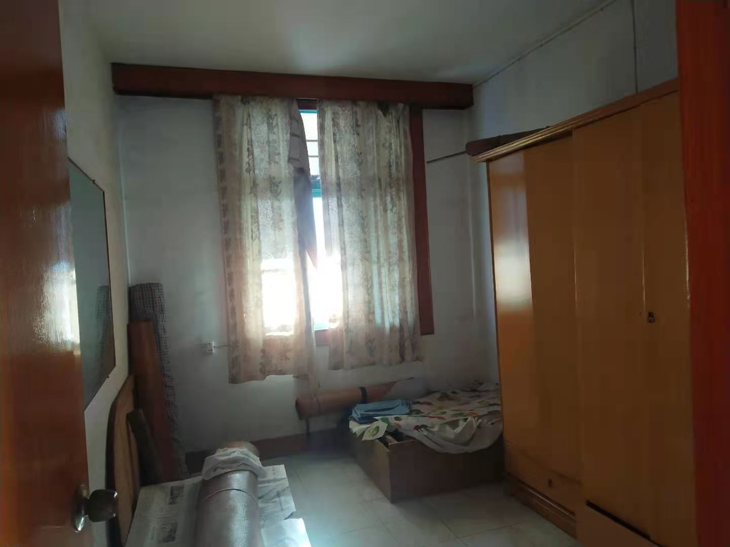 颐园小区 3室2厅1卫 45.0万 颐园小区 3室2厅1卫 45.0万卧室