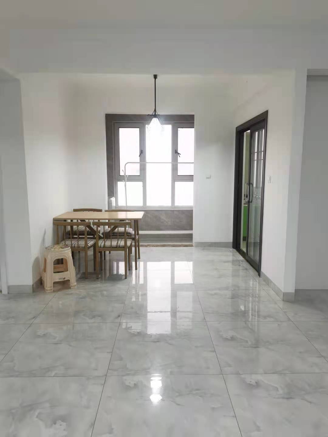 金地三千府(金地湖山樾、金地自在城) 3室2厅1卫 2000.0元/月 金地三千府(金地湖山樾、金地自在城) 3室2厅1卫 2000.0元/月室内图