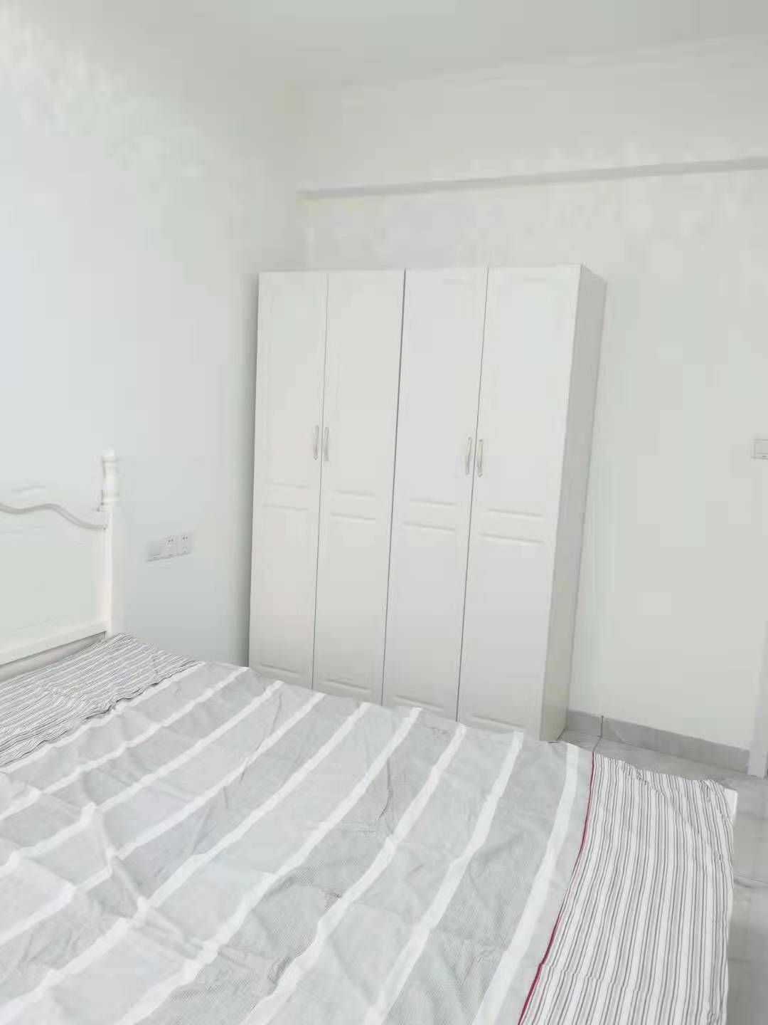 金地三千府(金地湖山樾、金地自在城) 3室2厅1卫 2000.0元/月 金地三千府(金地湖山樾、金地自在城) 3室2厅1卫 2000.0元/月室内图