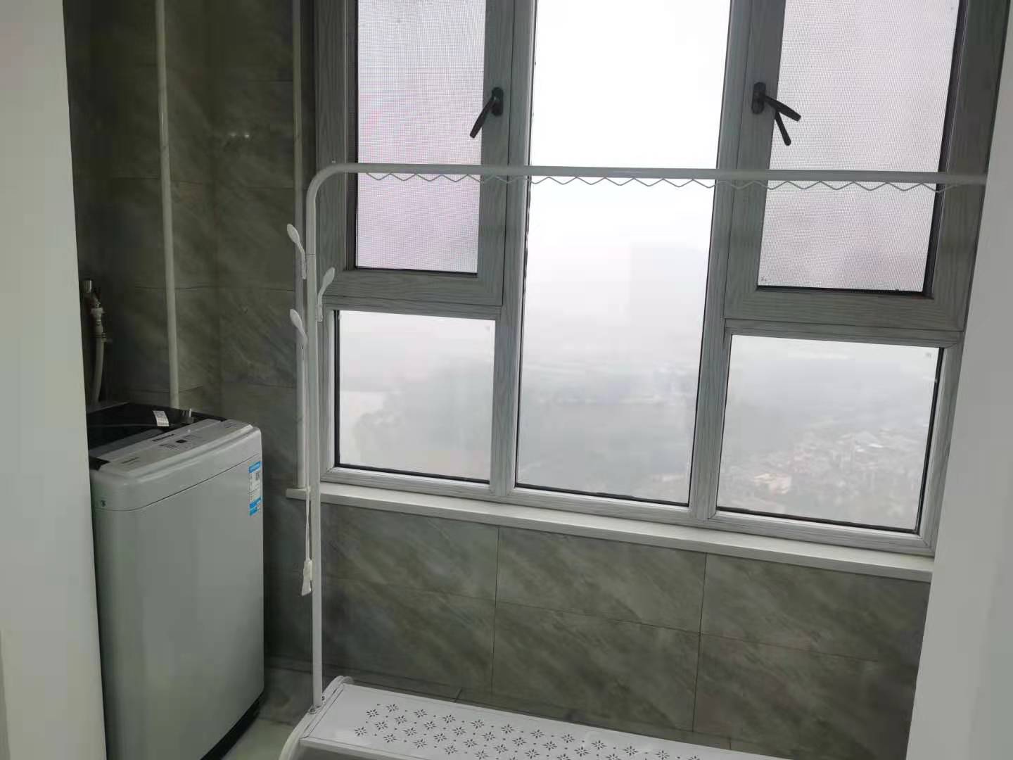 金地三千府(金地湖山樾、金地自在城) 3室2厅1卫 2000.0元/月 金地三千府(金地湖山樾、金地自在城) 3室2厅1卫 2000.0元/月室内图