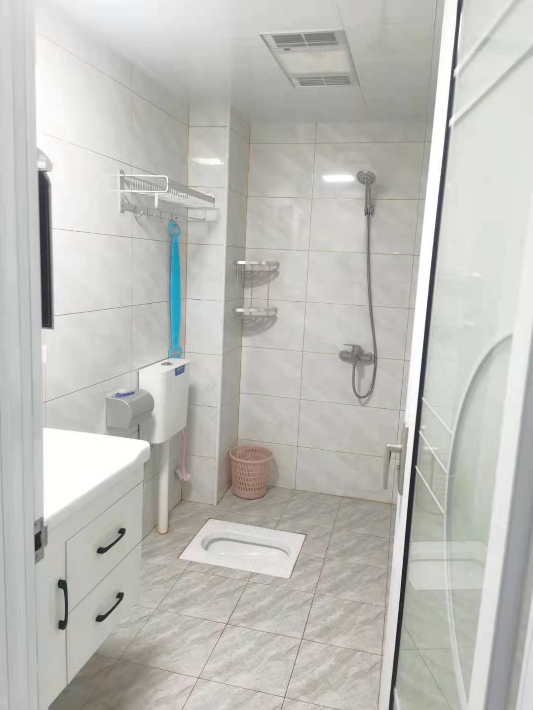 金地三千府(金地湖山樾、金地自在城) 3室2厅1卫 2000.0元/月 金地三千府(金地湖山樾、金地自在城) 3室2厅1卫 2000.0元/月室内图