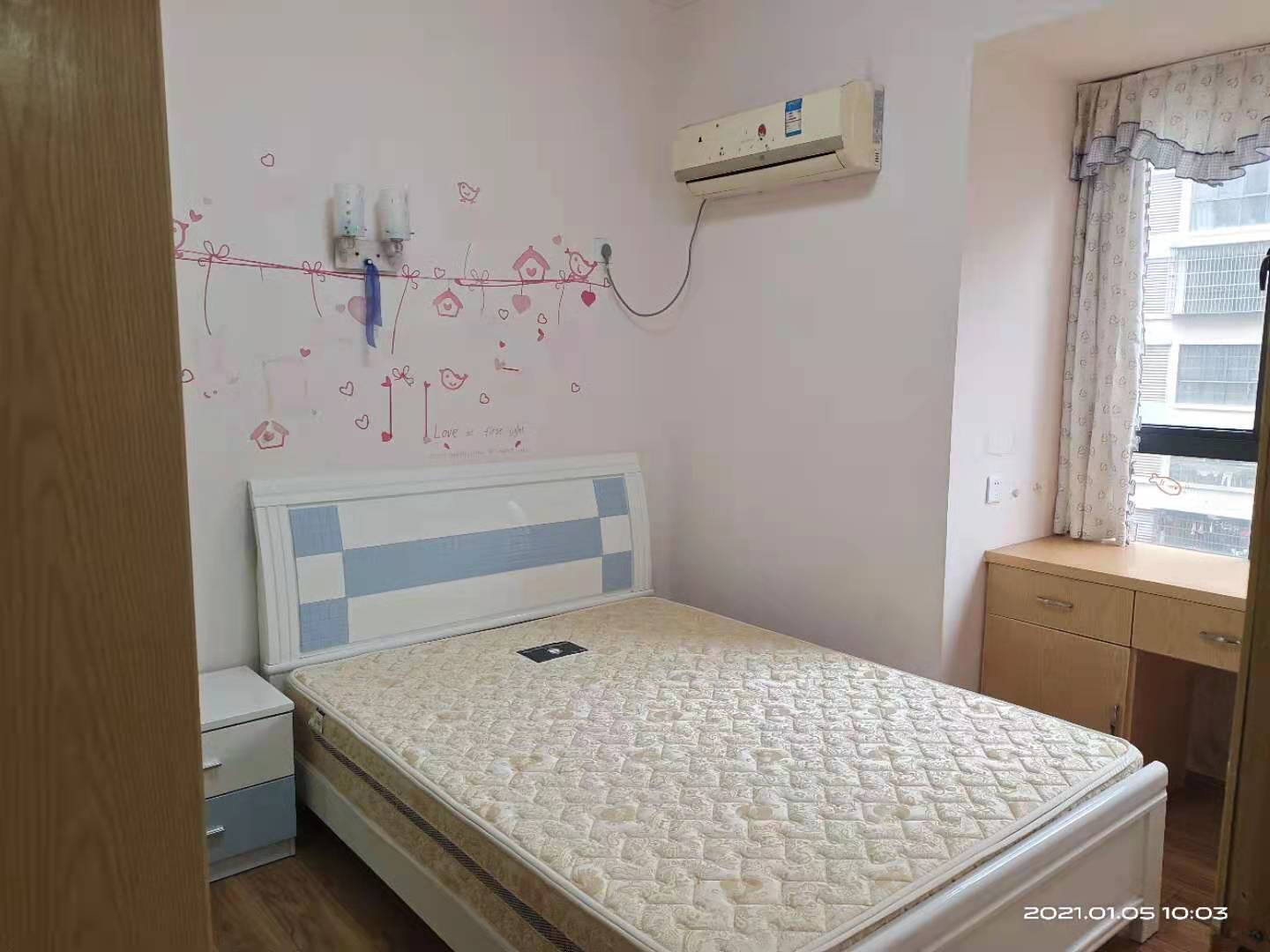 勤诚达新界  4室2厅1卫    2300.0元/月室内图