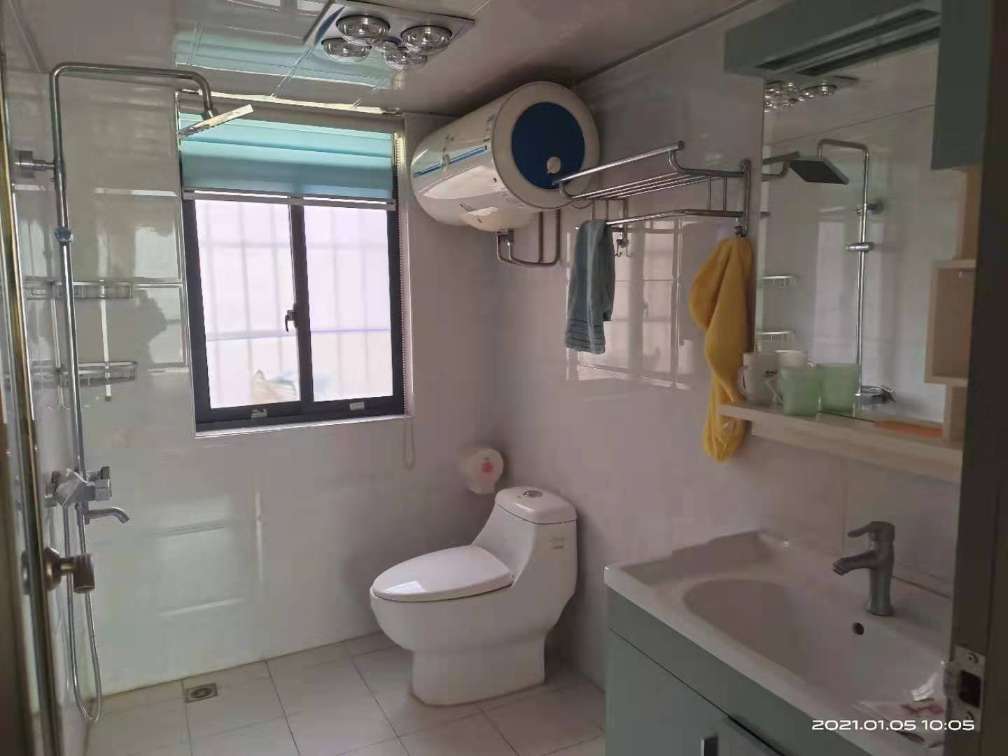 勤诚达新界  4室2厅1卫    2300.0元/月室内图1