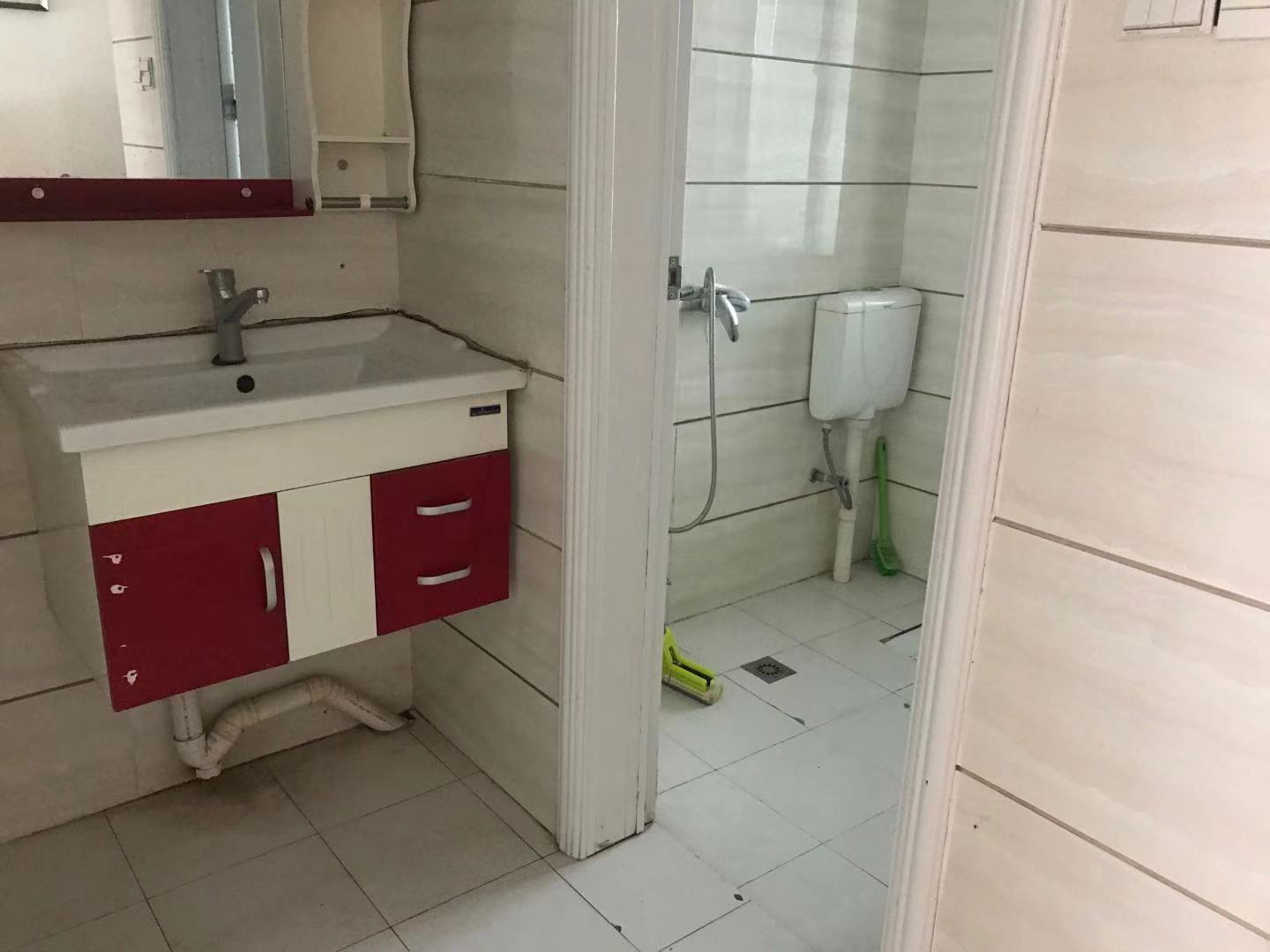 时代国际 3室2厅2卫 1600.0元/月 时代国际 3室2厅2卫 1600.0元/月室内图