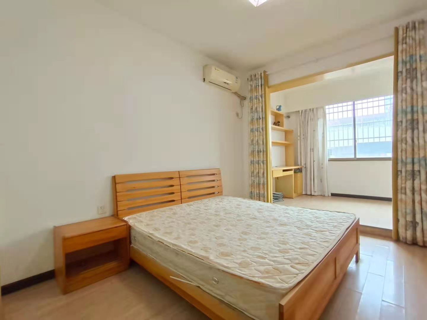 中大名苑  3室2厅2卫   1850.00元/月室内图