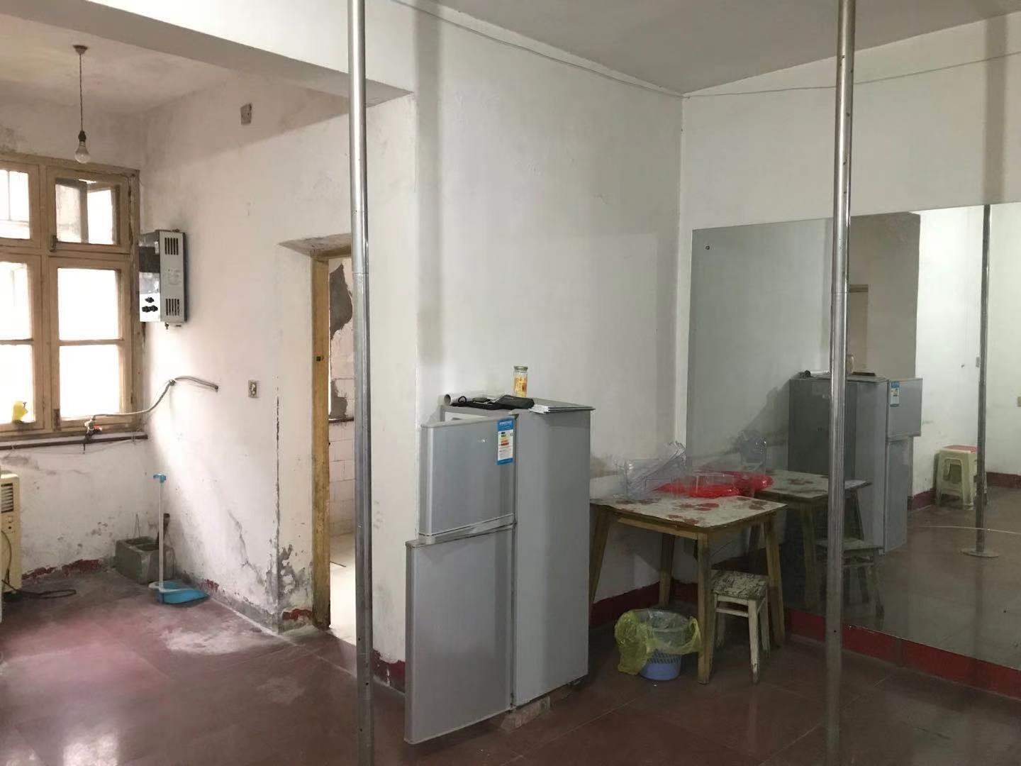 花园一村  2室2厅1卫    850.0元/月 花园一村  2室2厅1卫    850.0元/月室内图