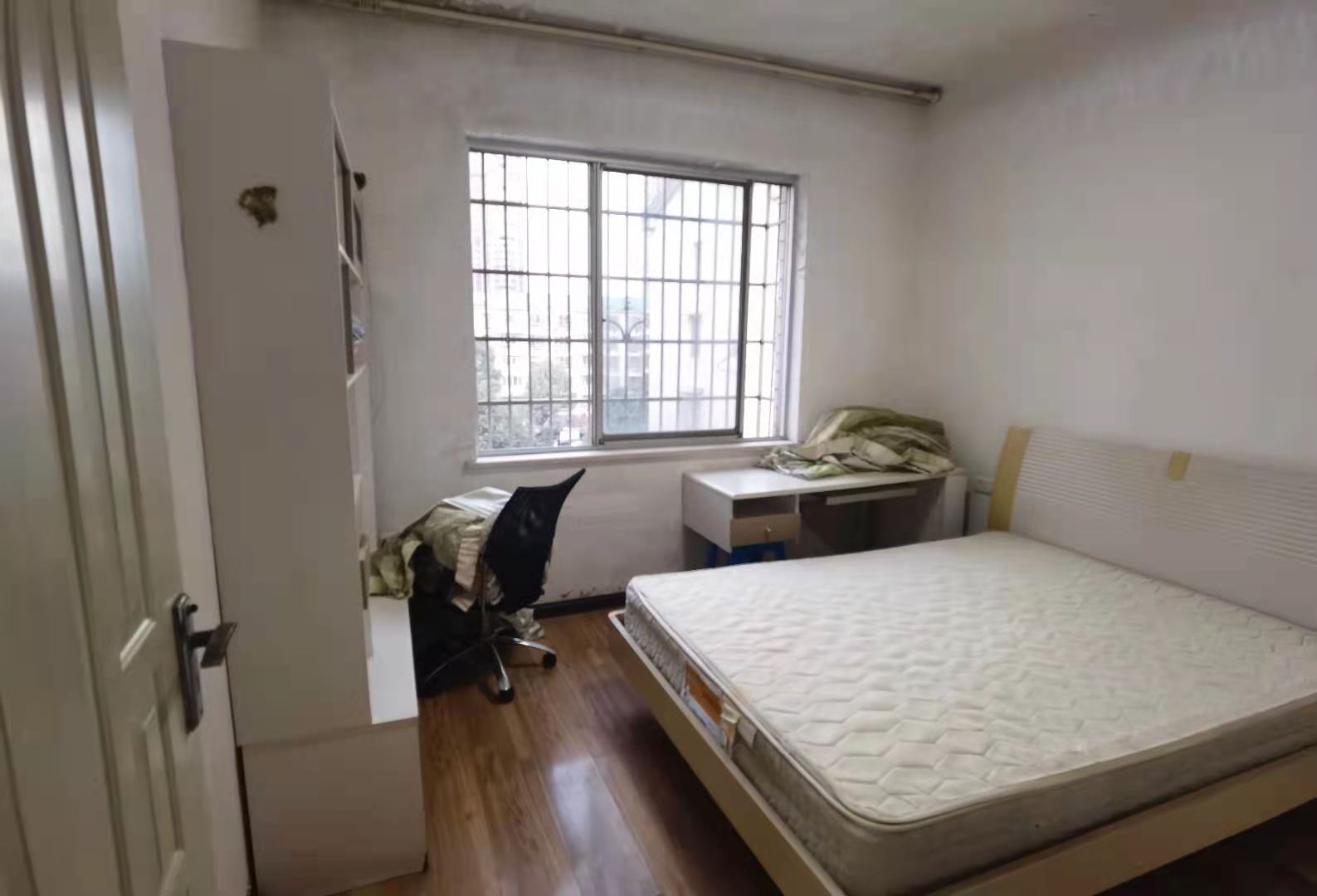 莲花小区 3室2厅2卫 66.0万 莲花小区 3室2厅2卫 66.0万客厅