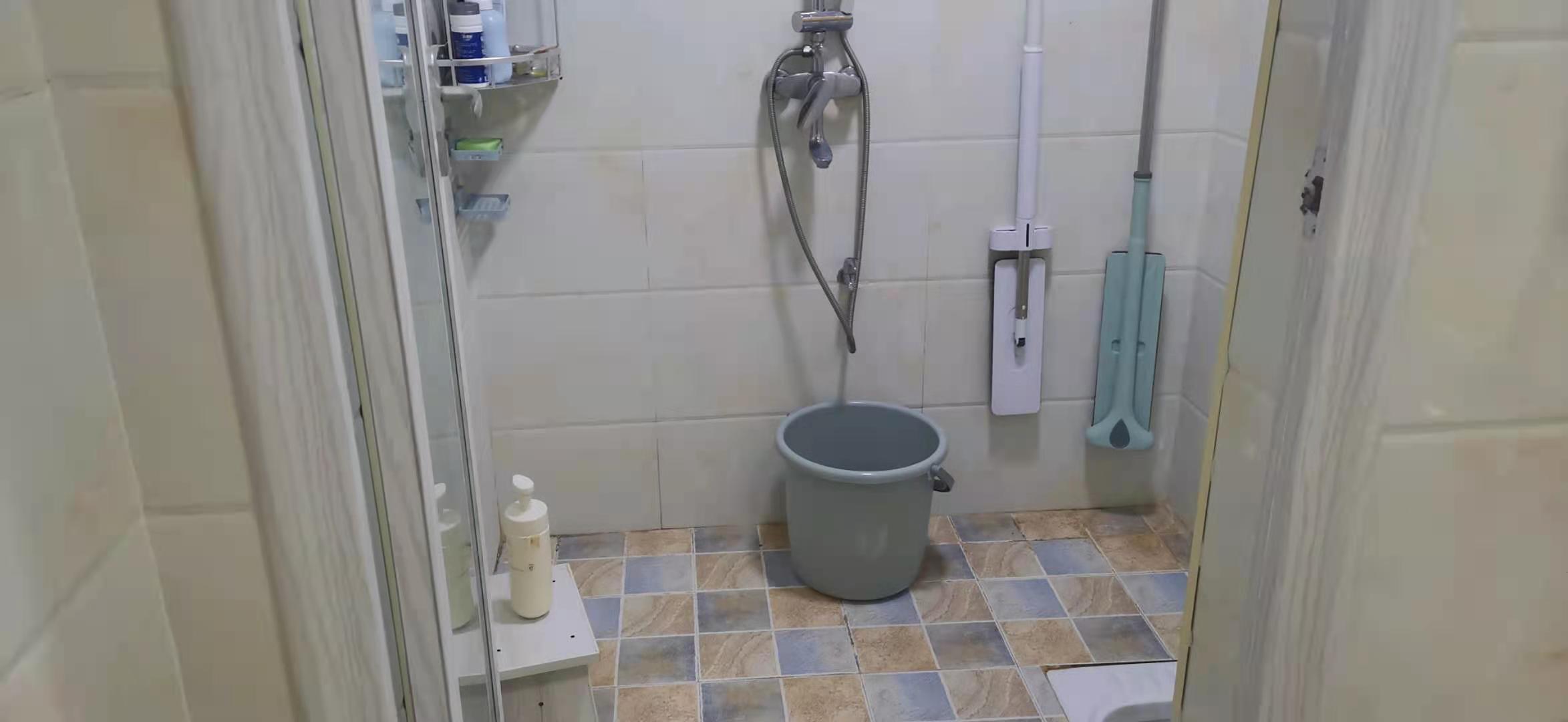 时代华府  2室2厅1卫    58.8万 时代华府  2室2厅1卫    58.8万卫生间