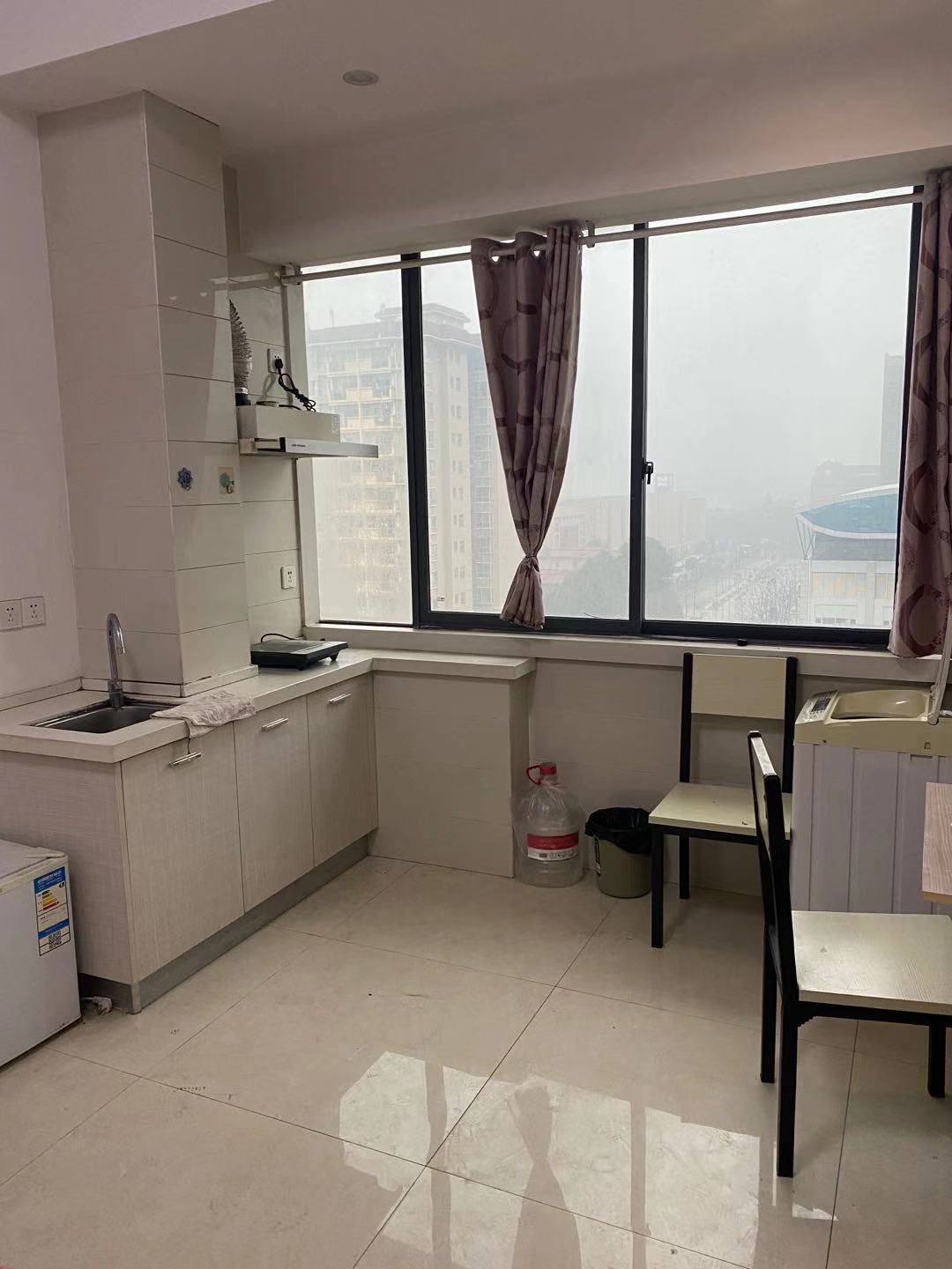 佐佑大厦 1室1厅1卫 1100.0元/月 佐佑大厦 1室1厅1卫 1100.0元/月室内图