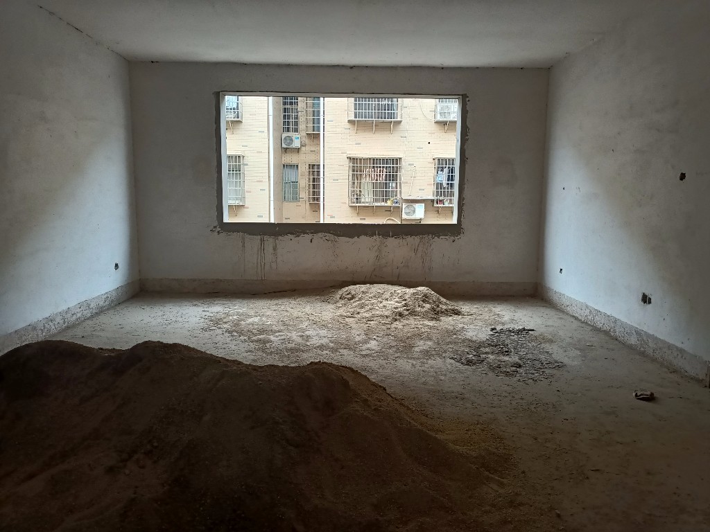 金园东苑  3室2厅2卫    53.8万 金园东苑  3室2厅2卫    53.8万客厅