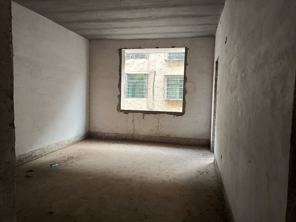 金园东苑  3室2厅2卫    53.8万 金园东苑  3室2厅2卫    53.8万卧室