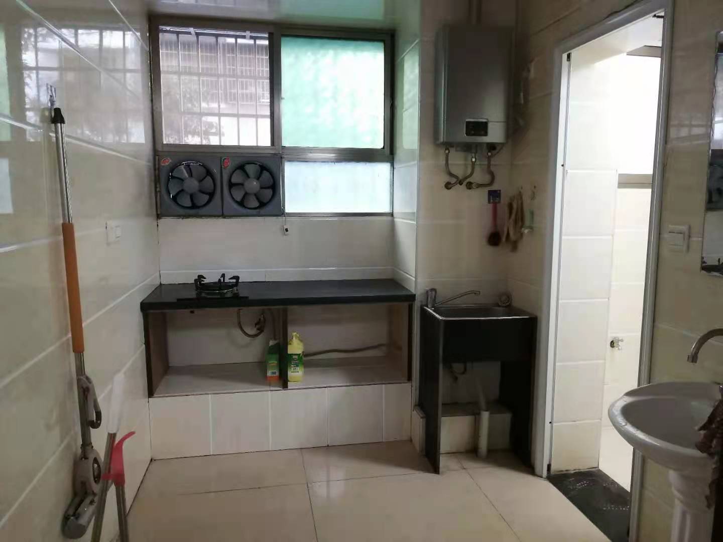 西湖一村 2室1厅1卫 1500.0元/月 西湖一村 2室1厅1卫 1500.0元/月室内图