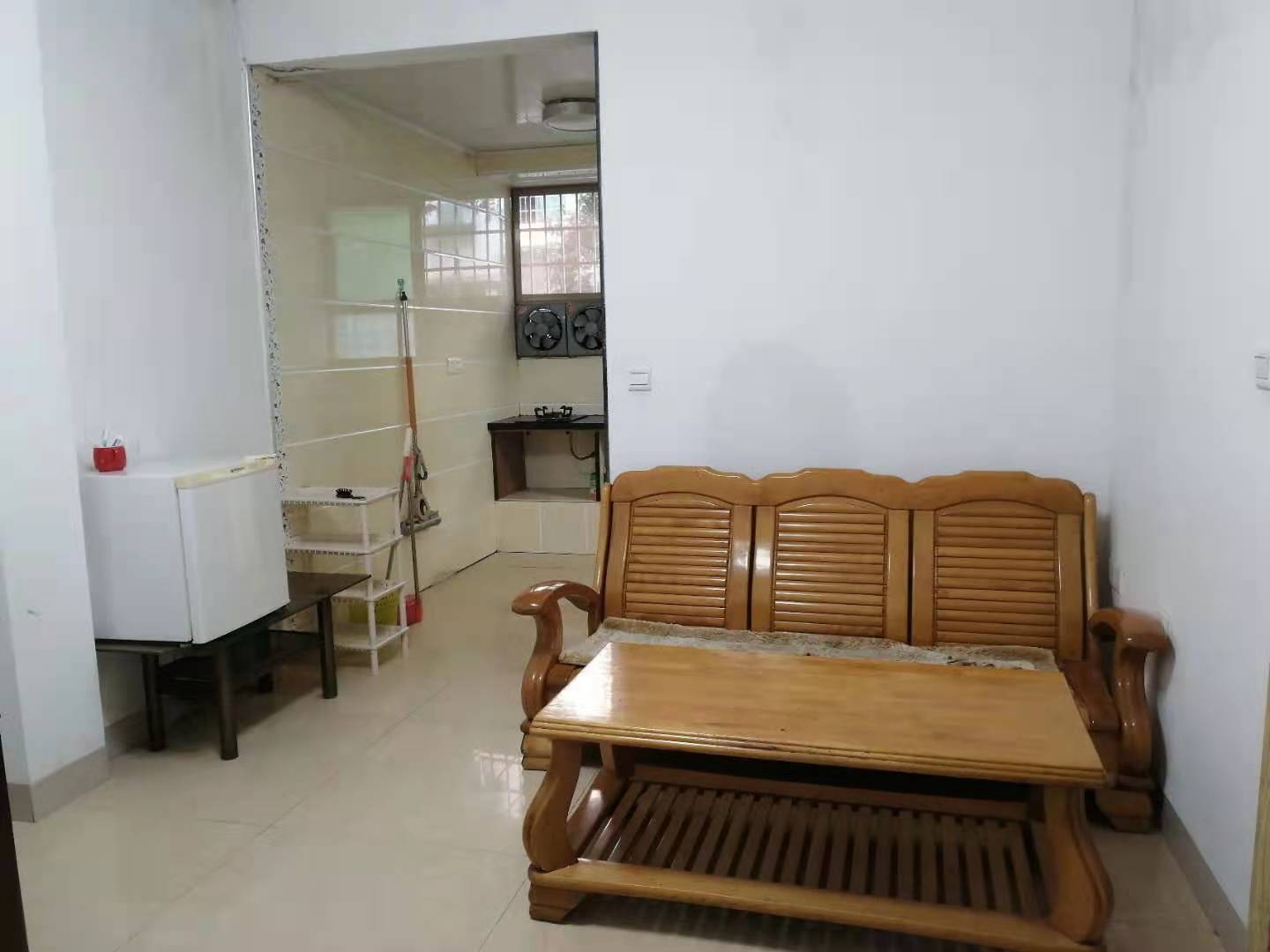 西湖一村 2室1厅1卫 1500.0元/月 西湖一村 2室1厅1卫 1500.0元/月室内图