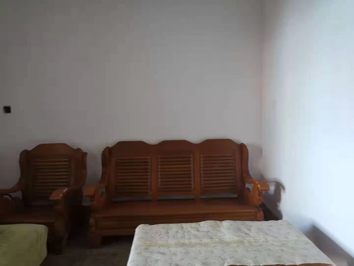 操坪社区 2室1厅1卫 1000.0元/月 操坪社区 2室1厅1卫 1000.0元/月室内图