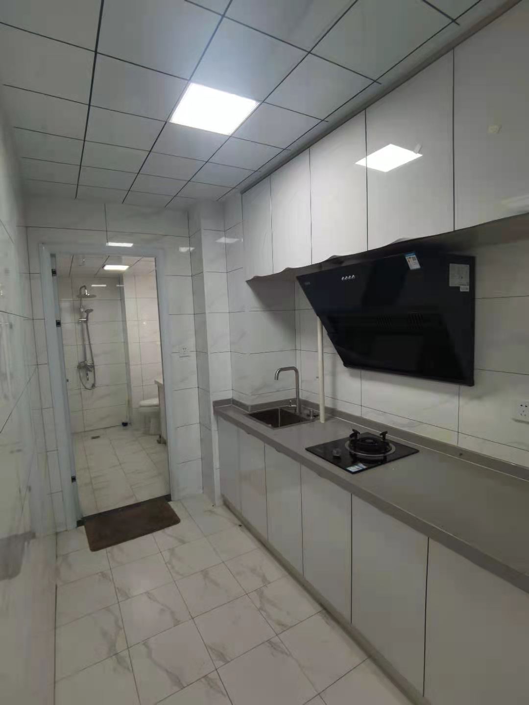 雄森国际  1室1厅1卫    1700.0元/月 雄森国际  1室1厅1卫    1700.0元/月室内图