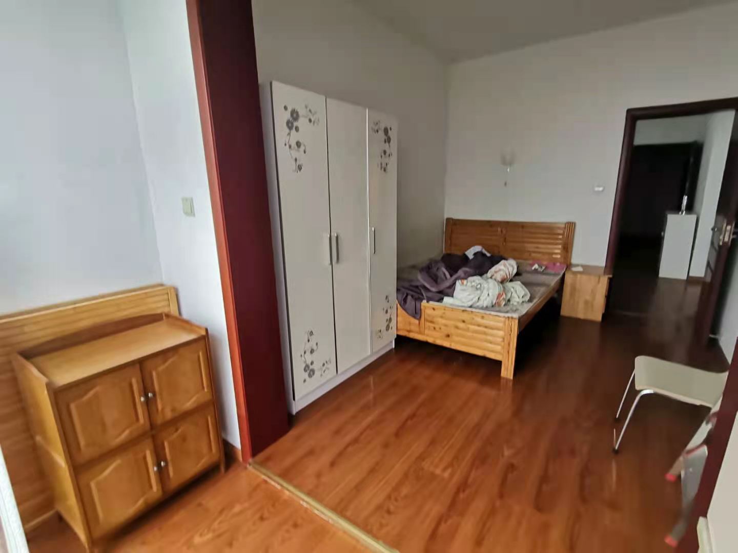 二江花园 1室1厅1卫 1500.00元/月 二江花园 1室1厅1卫 1500.00元/月室内图