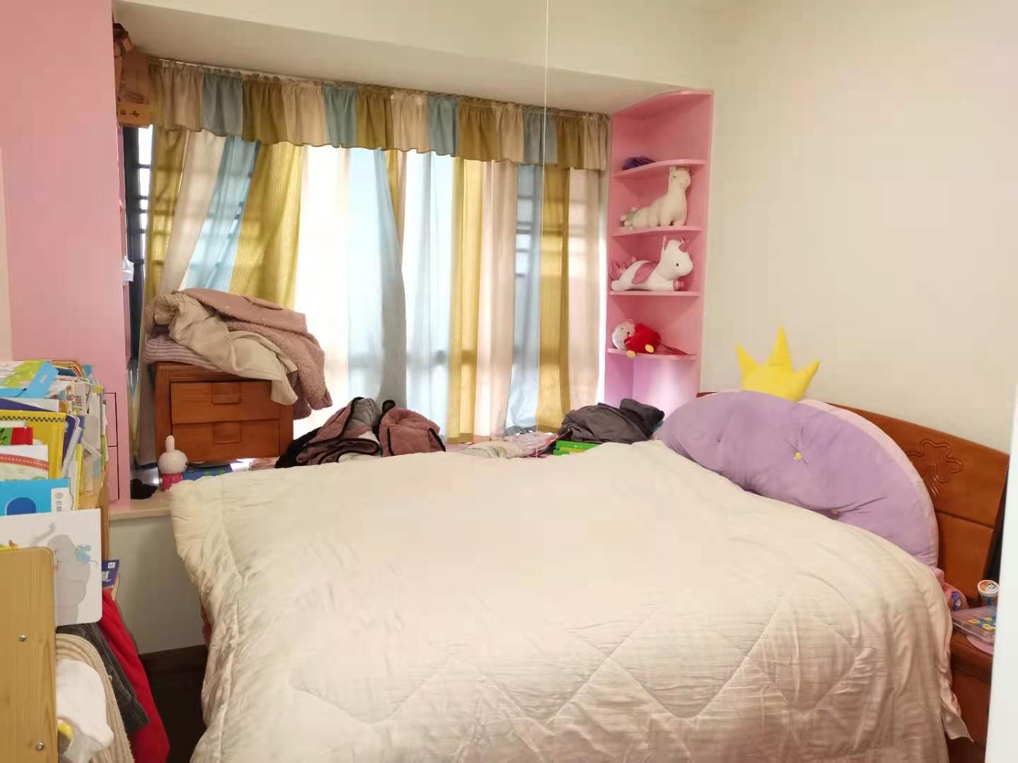 会龙山溪谷（住宅）  3室2厅2卫    118.0万卫生间