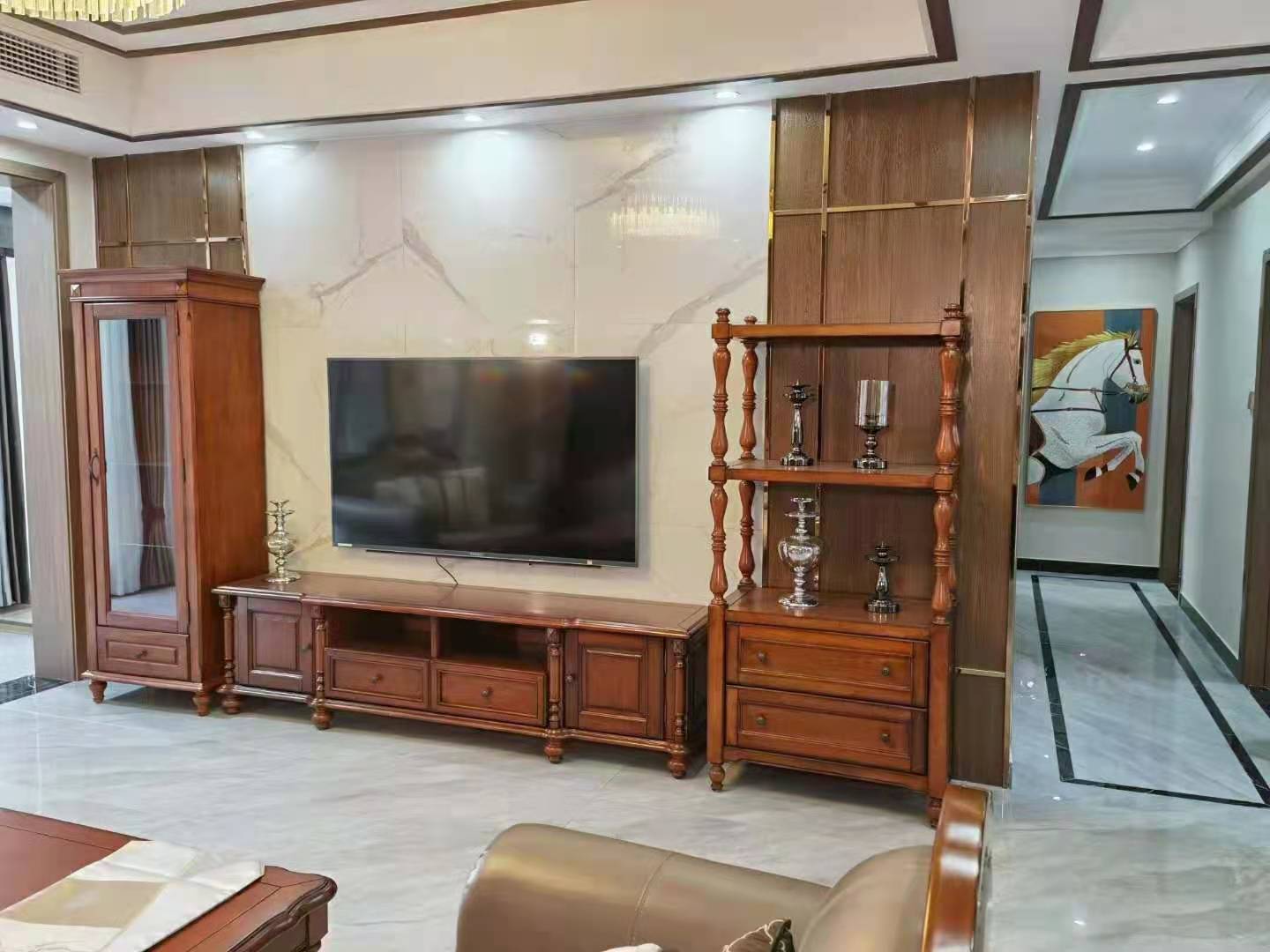 大汉龙城兴龙府  5室2厅2卫   105.00万客厅