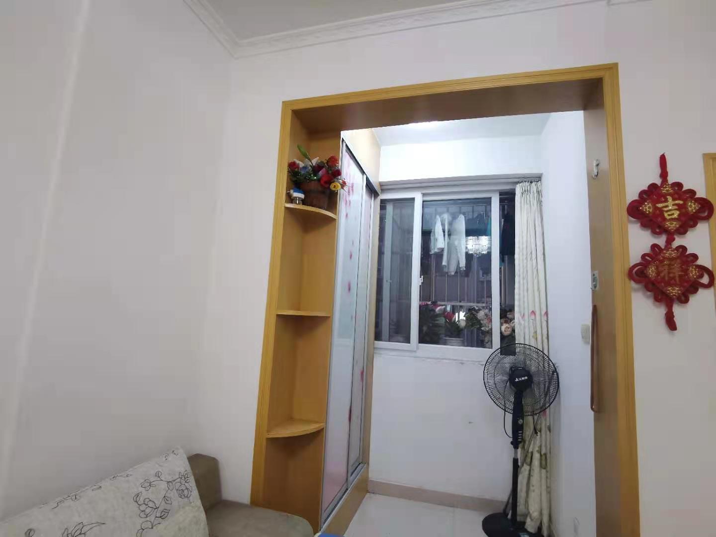 南湖锦苑 1室1厅1卫 1400.0元/月 南湖锦苑 1室1厅1卫 1400.0元/月室内图