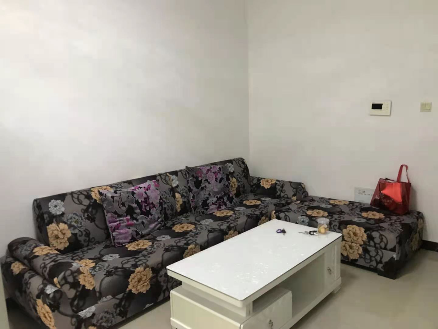 南湖春天 1室1厅1卫 1500.0元/月 南湖春天 1室1厅1卫 1500.0元/月室内图