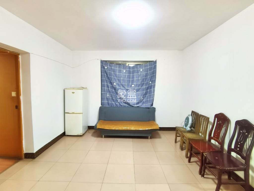 华盛商厦 2室1厅1卫 43.8万 华盛商厦 2室1厅1卫 43.8万客厅