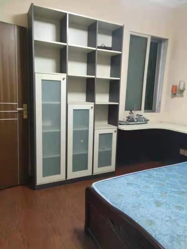 亲和府 3室2厅1卫 55.0万 亲和府 3室2厅1卫 55.0万客厅