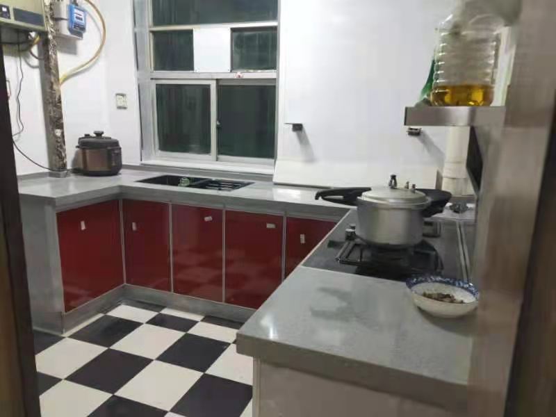 亲和府 3室2厅1卫 55.0万 亲和府 3室2厅1卫 55.0万客厅