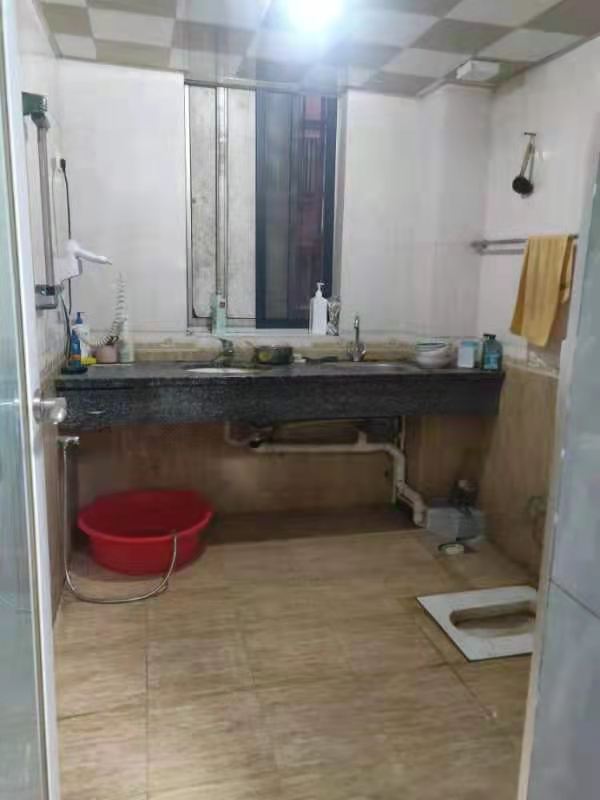 亲和府 3室2厅1卫 55.0万 亲和府 3室2厅1卫 55.0万客厅