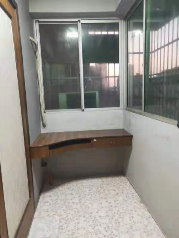 亲和府 3室2厅1卫 55.0万 亲和府 3室2厅1卫 55.0万客厅