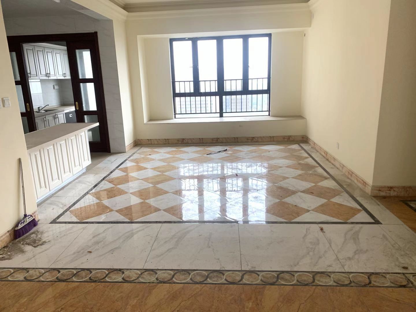 碧桂园 5室2厅2卫 3000.0元/月 碧桂园 5室2厅2卫 3000.0元/月室内图