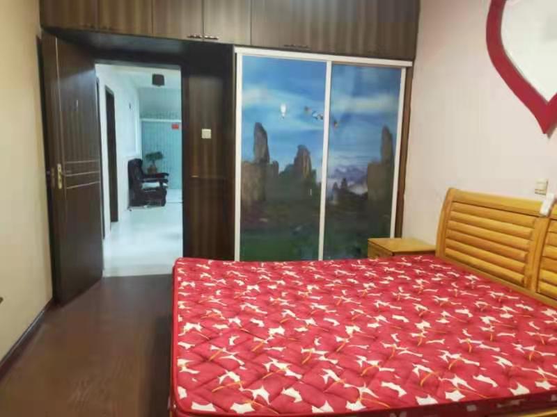 亲和府 3室2厅1卫 55.0万 亲和府 3室2厅1卫 55.0万客厅