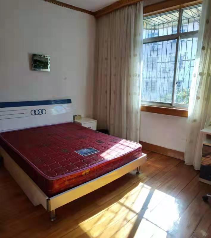 梓山苑小区  3室2厅2卫   1300.00元/月室内图