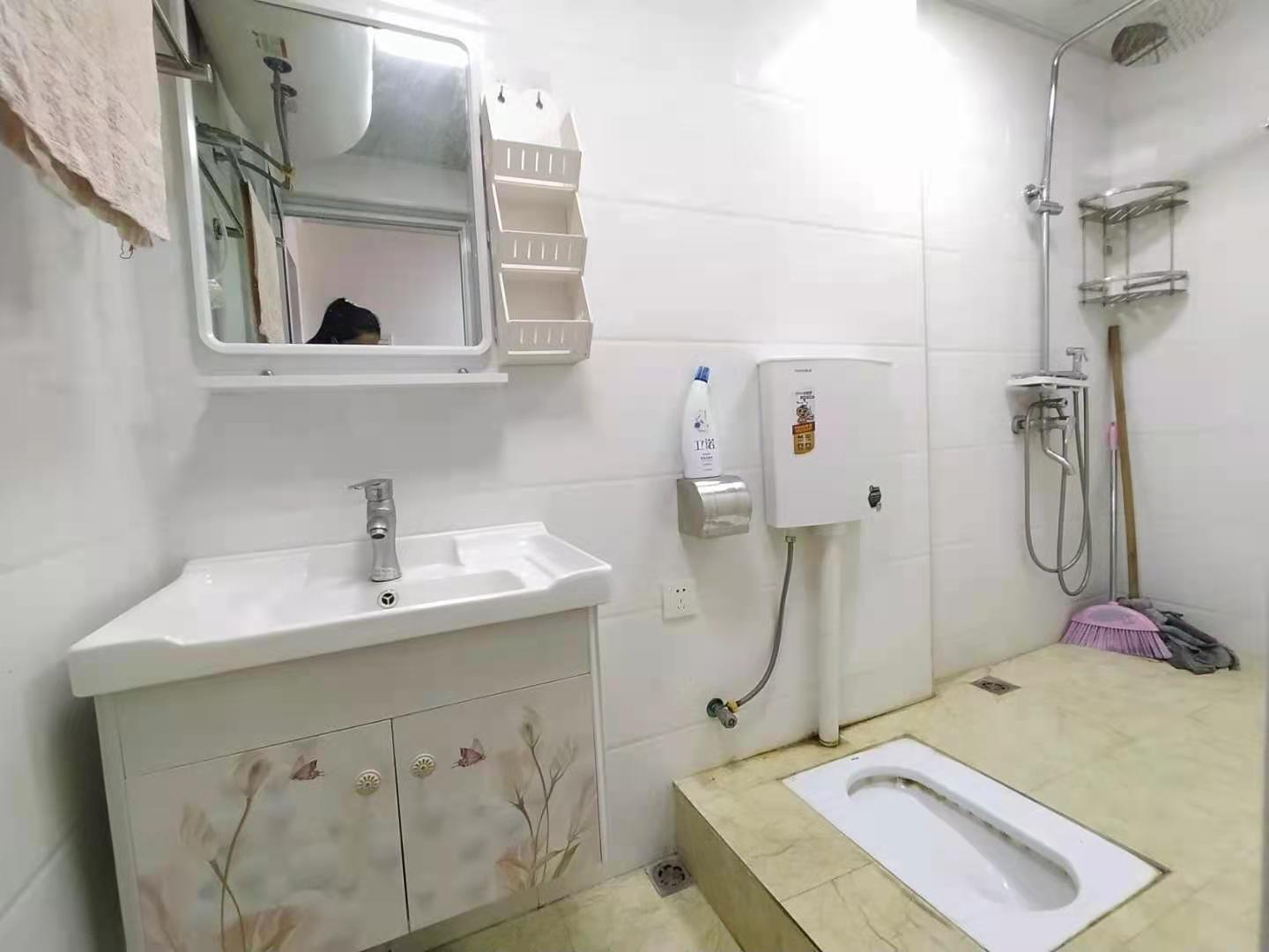 佳源罗马都市  1室1厅1卫    1500.0元/月 佳源罗马都市  1室1厅1卫    1500.0元/月小区图