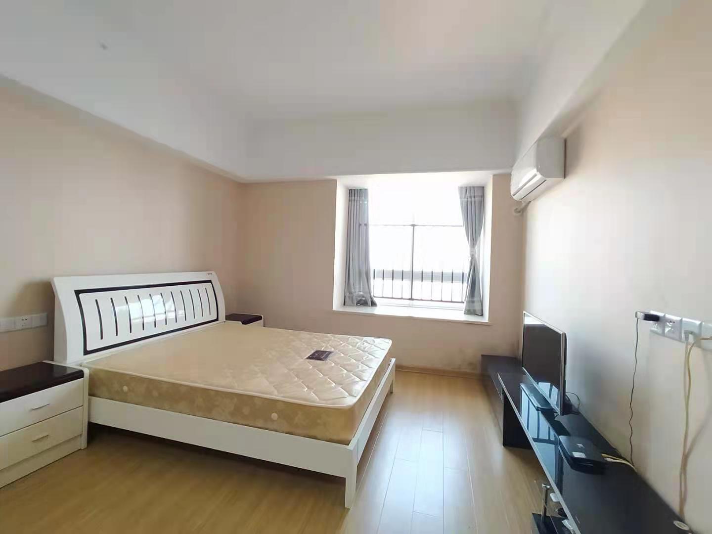 佳源罗马都市  1室1厅1卫    1600.0元/月 佳源罗马都市  1室1厅1卫    1600.0元/月室内图