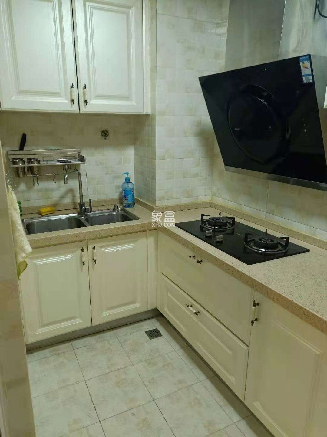 南湖世纪 2室2厅1卫 2500.00元/月 南湖世纪 2室2厅1卫 2500.00元/月室内图