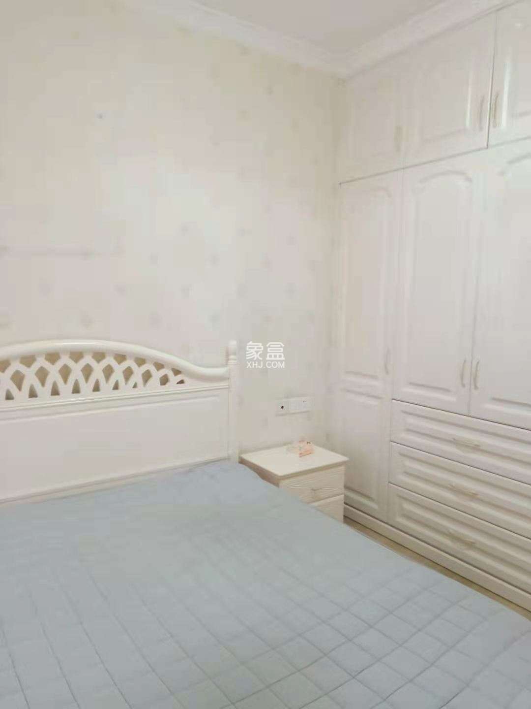 南湖世纪 2室2厅1卫 2500.00元/月 南湖世纪 2室2厅1卫 2500.00元/月室内图