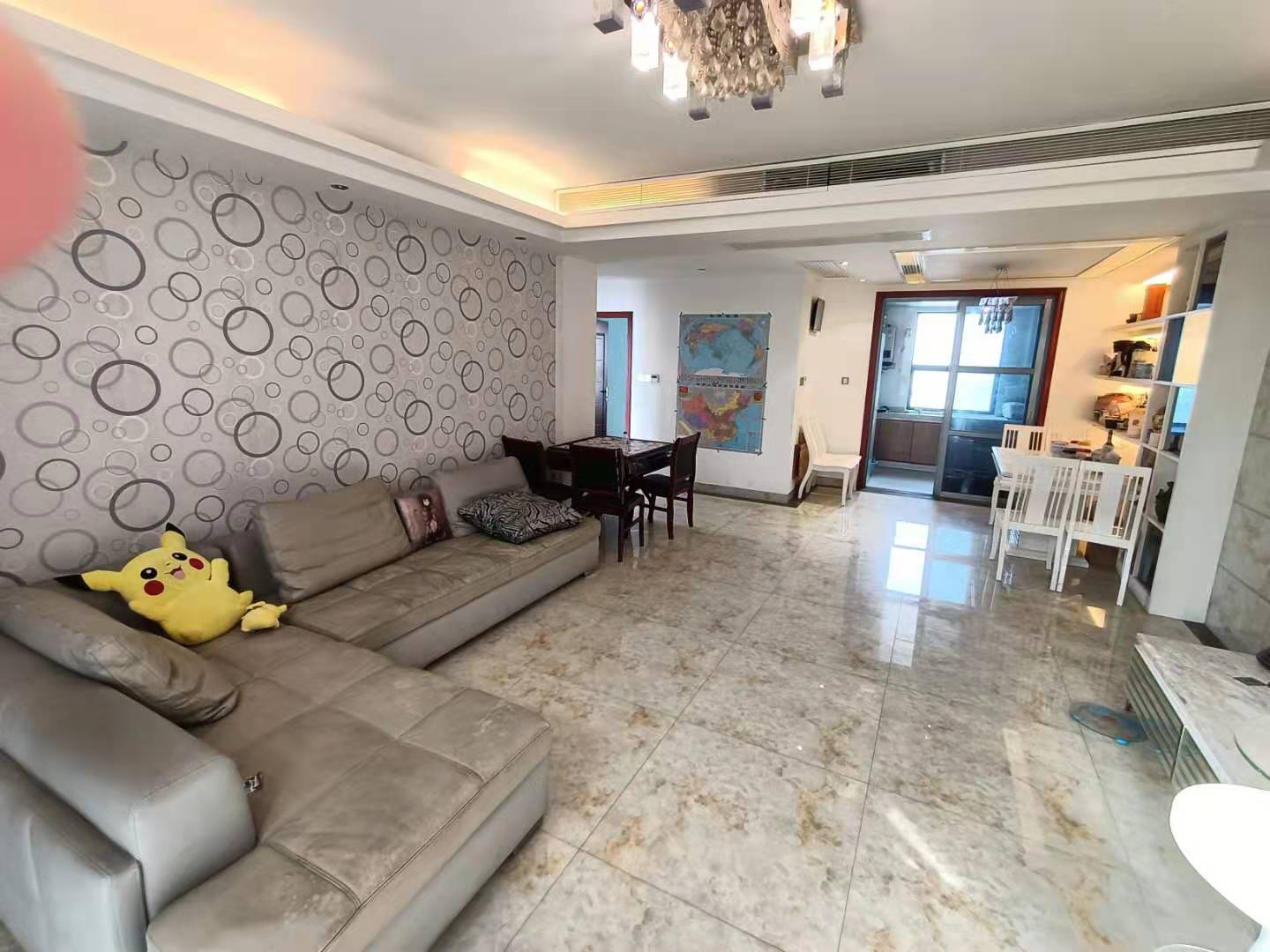 银城壹号 3室2厅2卫 108.0万 银城壹号 3室2厅2卫 108.0万阳台