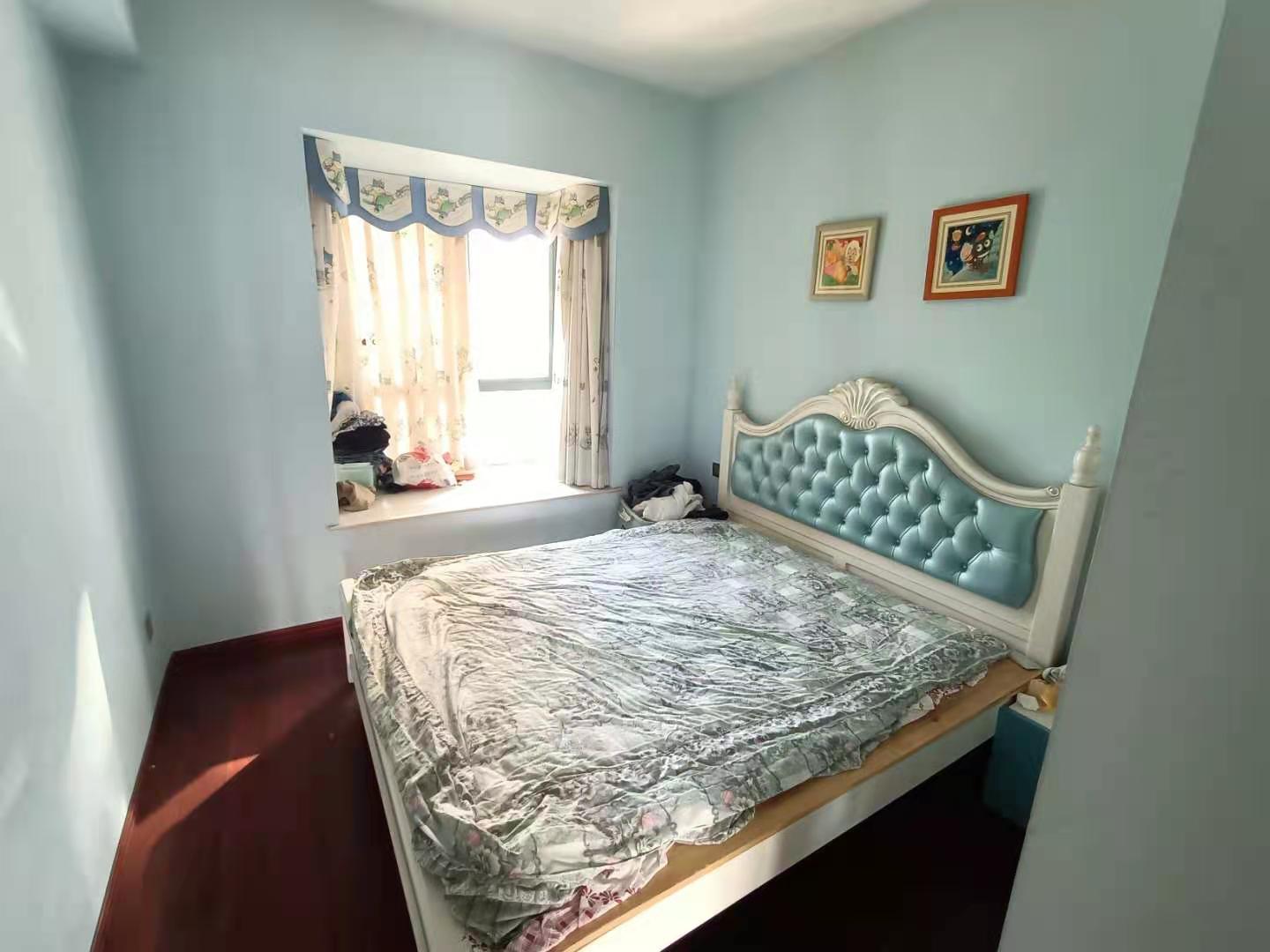 银城壹号 3室2厅2卫 108.0万 银城壹号 3室2厅2卫 108.0万卧室