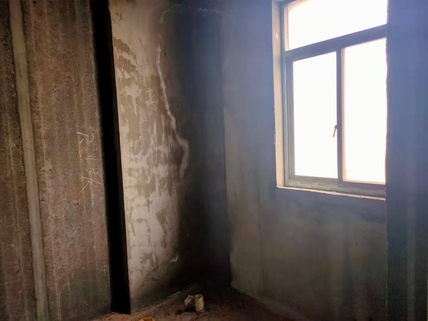 山水家园  4室2厅2卫    62.0万卫生间