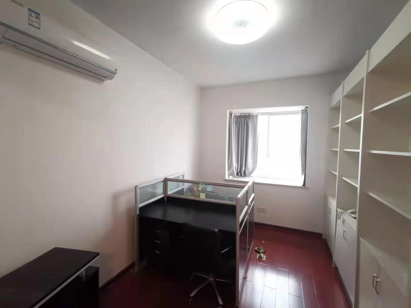 丰越大厦 2室5厅2卫 4000.0元/月 丰越大厦 2室5厅2卫 4000.0元/月室内图