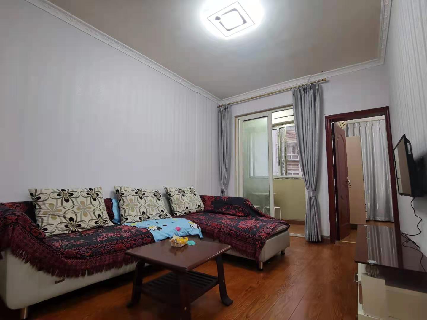 南湖锦苑 1室1厅1卫 1500.0元/月 南湖锦苑 1室1厅1卫 1500.0元/月室内图